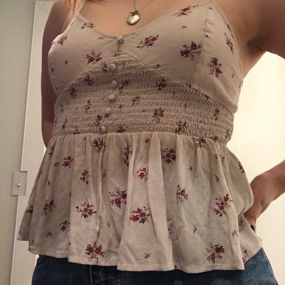 American Eagle Outfitters Tops - 3/$20 🌼 Pink peplum with flowers